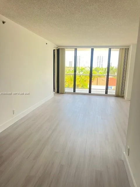 3600 Yacht Club Dr # 504, Aventura, FL 33180 photo 2