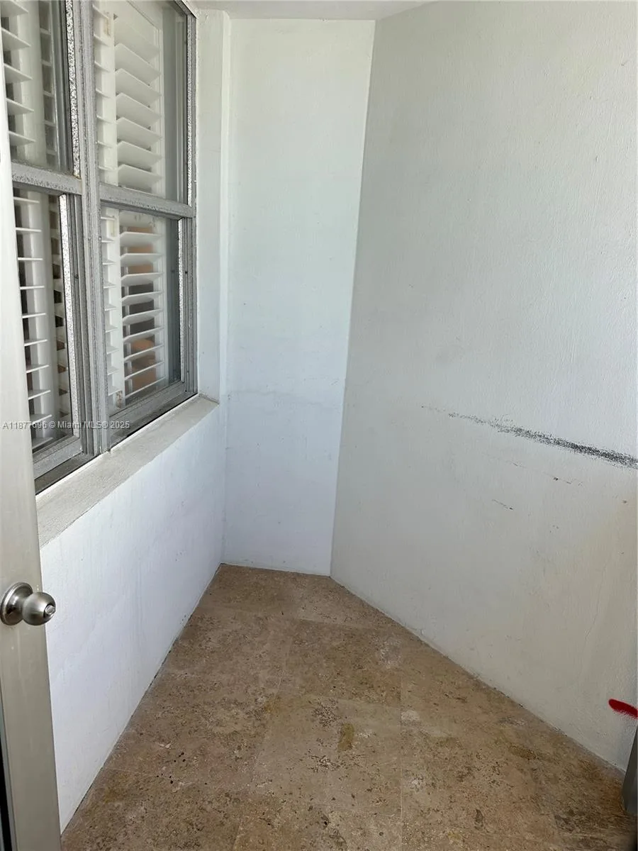 6039 Collins Ave # PH21, Miami Beach, FL 33140 photo 12