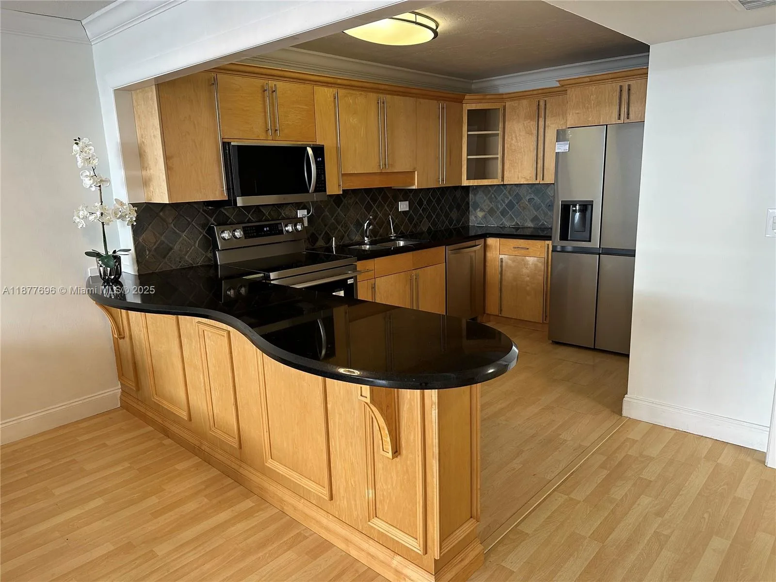 6039 Collins Ave # PH21, Miami Beach, FL 33140 photo 4