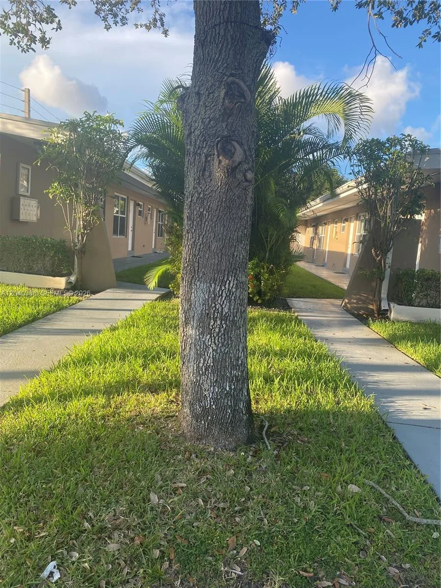 2011 NE 167th St # 9, North Miami Beach, FL 33162