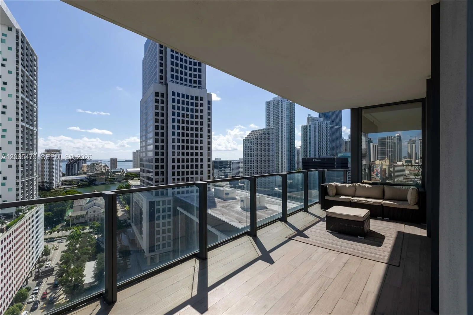 68 SE 6th St # 1611, Miami, FL 33131