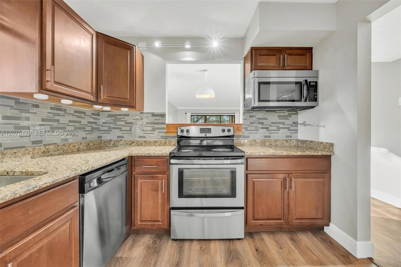 402 Lakeview Dr # 201, Weston, FL 33326 photo 9