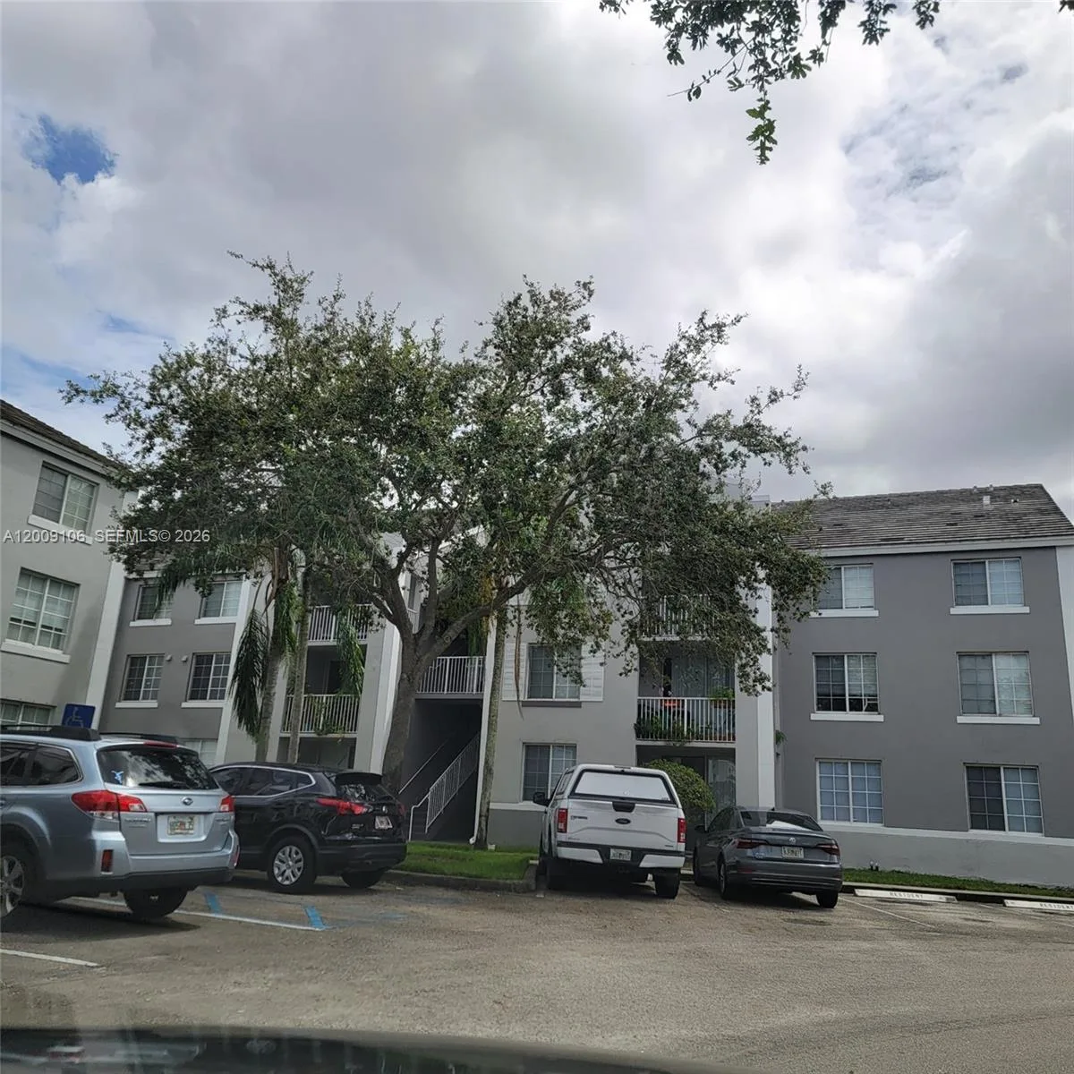 711 SW 111th Way # 301, Pembroke Pines, FL 33025