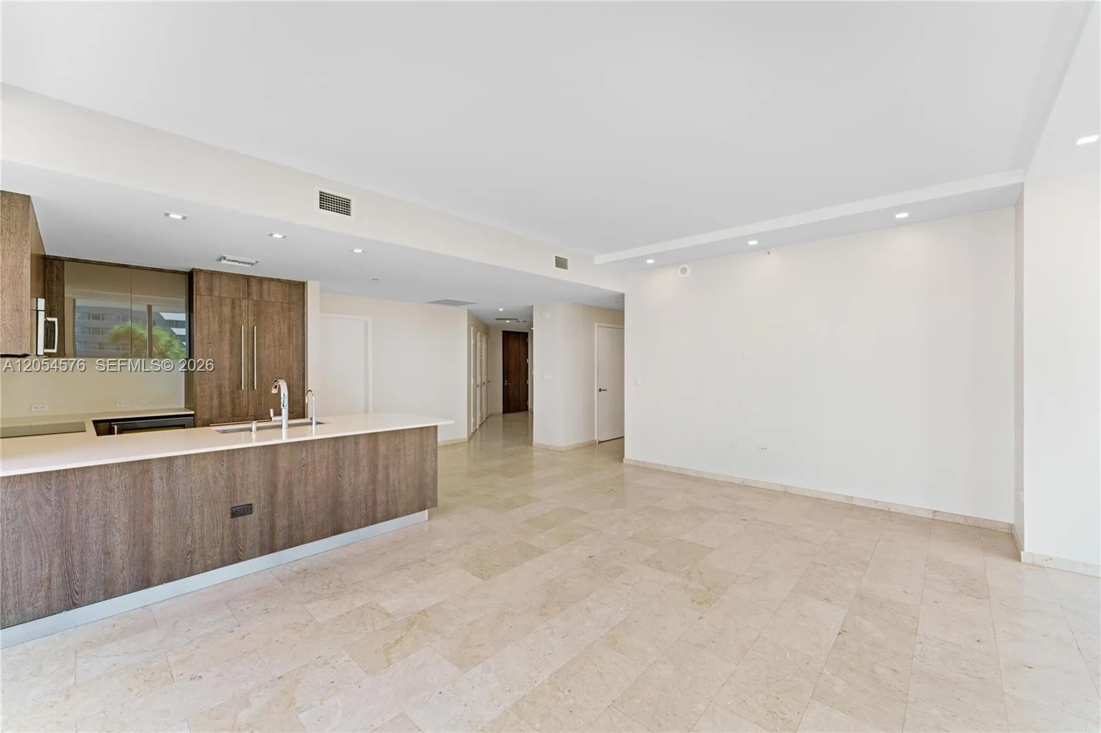 88 SW 7th St # 712, Miami, FL 33130 photo 4