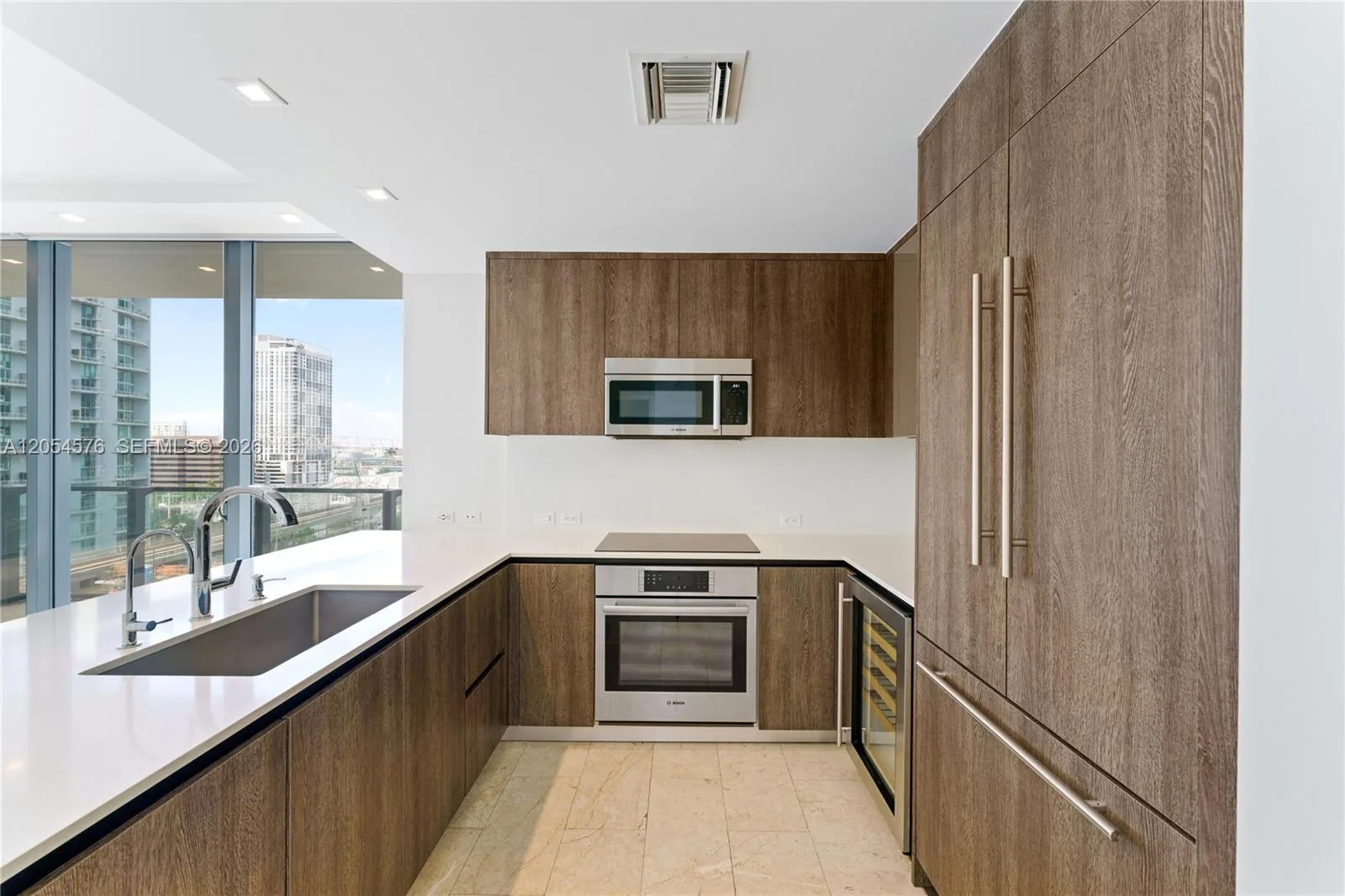 88 SW 7th St # 712, Miami, FL 33130 photo 5