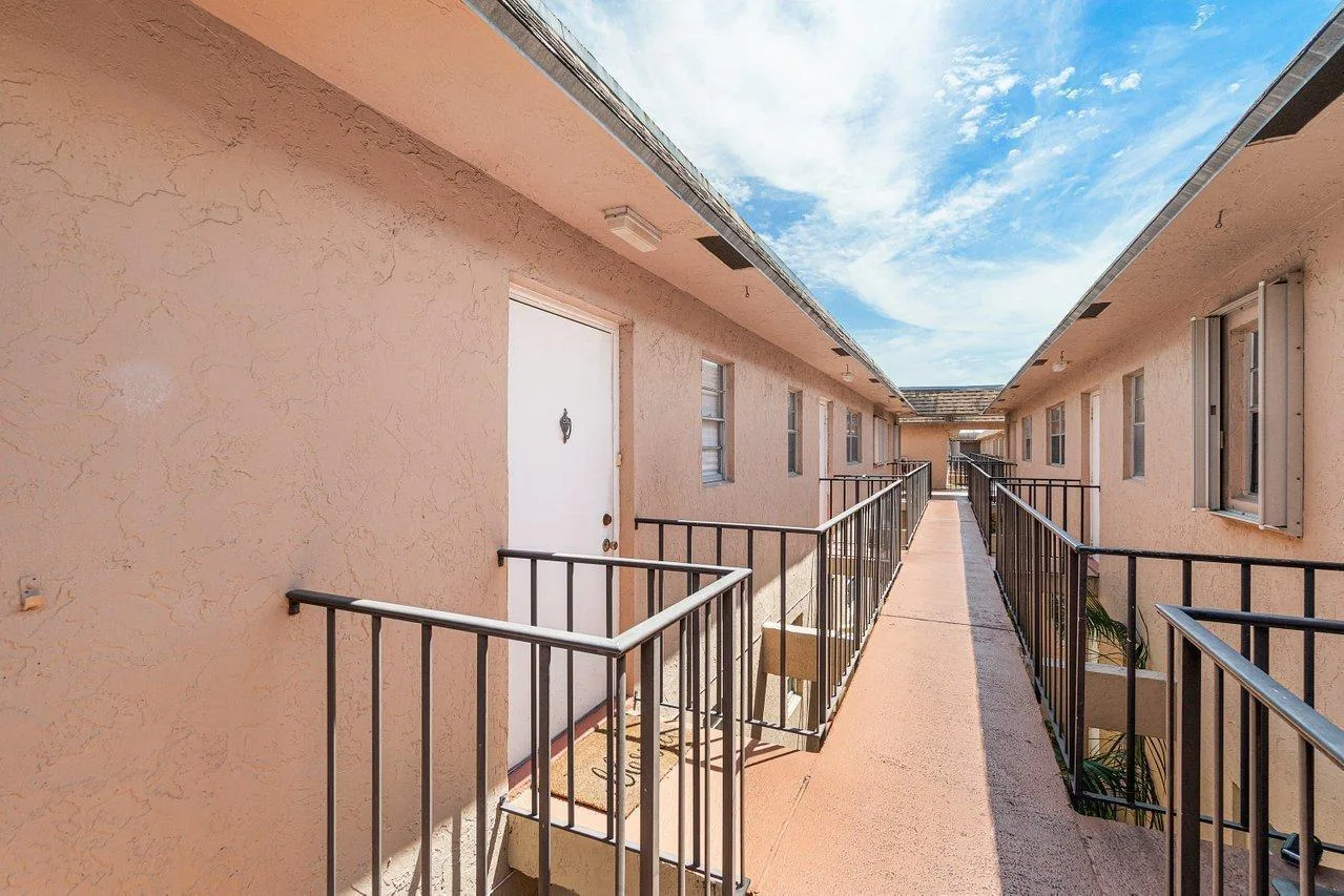 600 SW 2nd 2390 Avenue # 2390, Boca Raton, FL 33432 — photo 5 of 18
