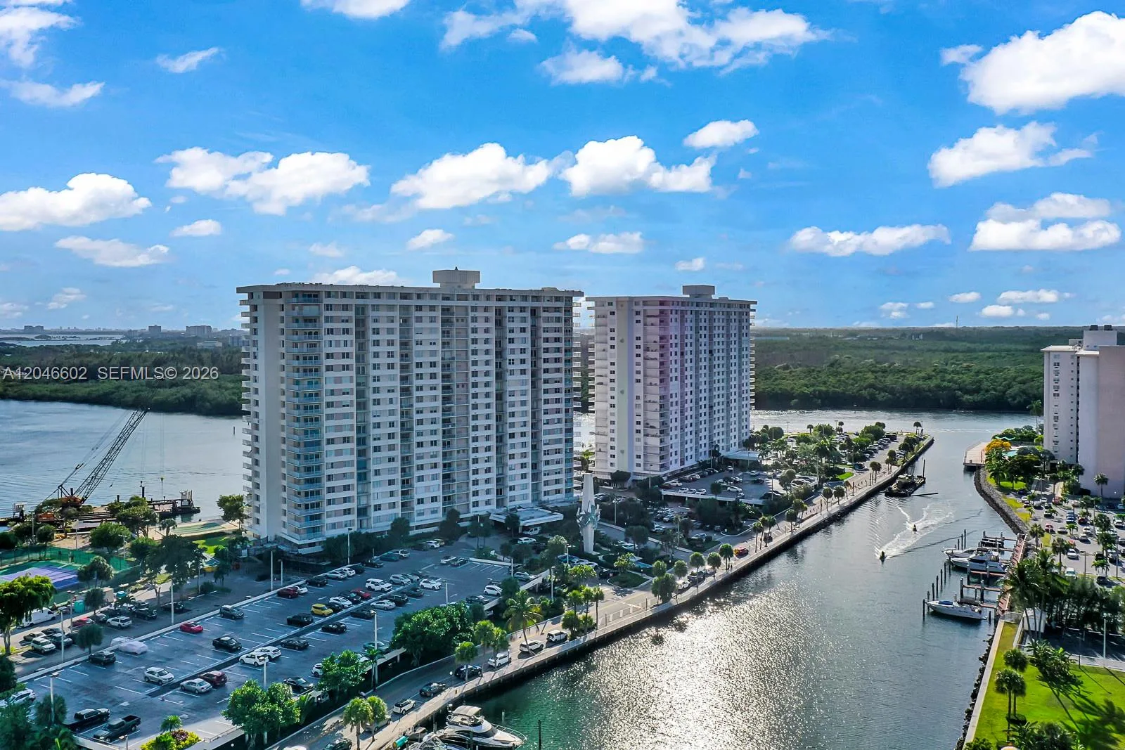 300 Bayview Dr # 1709, Sunny Isles Beach, FL 33160 photo 4