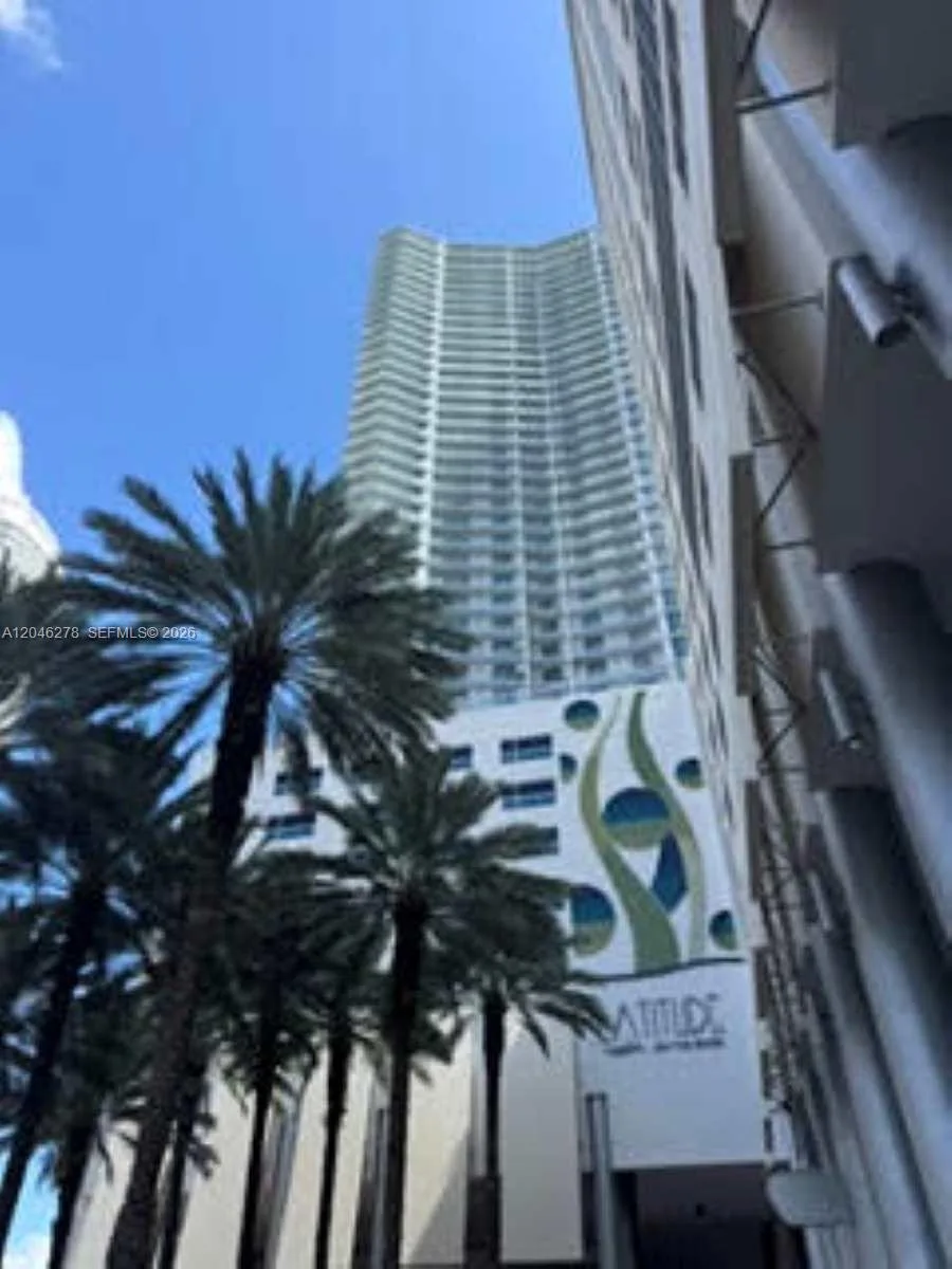 185 SW 7th St # 3009, Miami, FL 33130