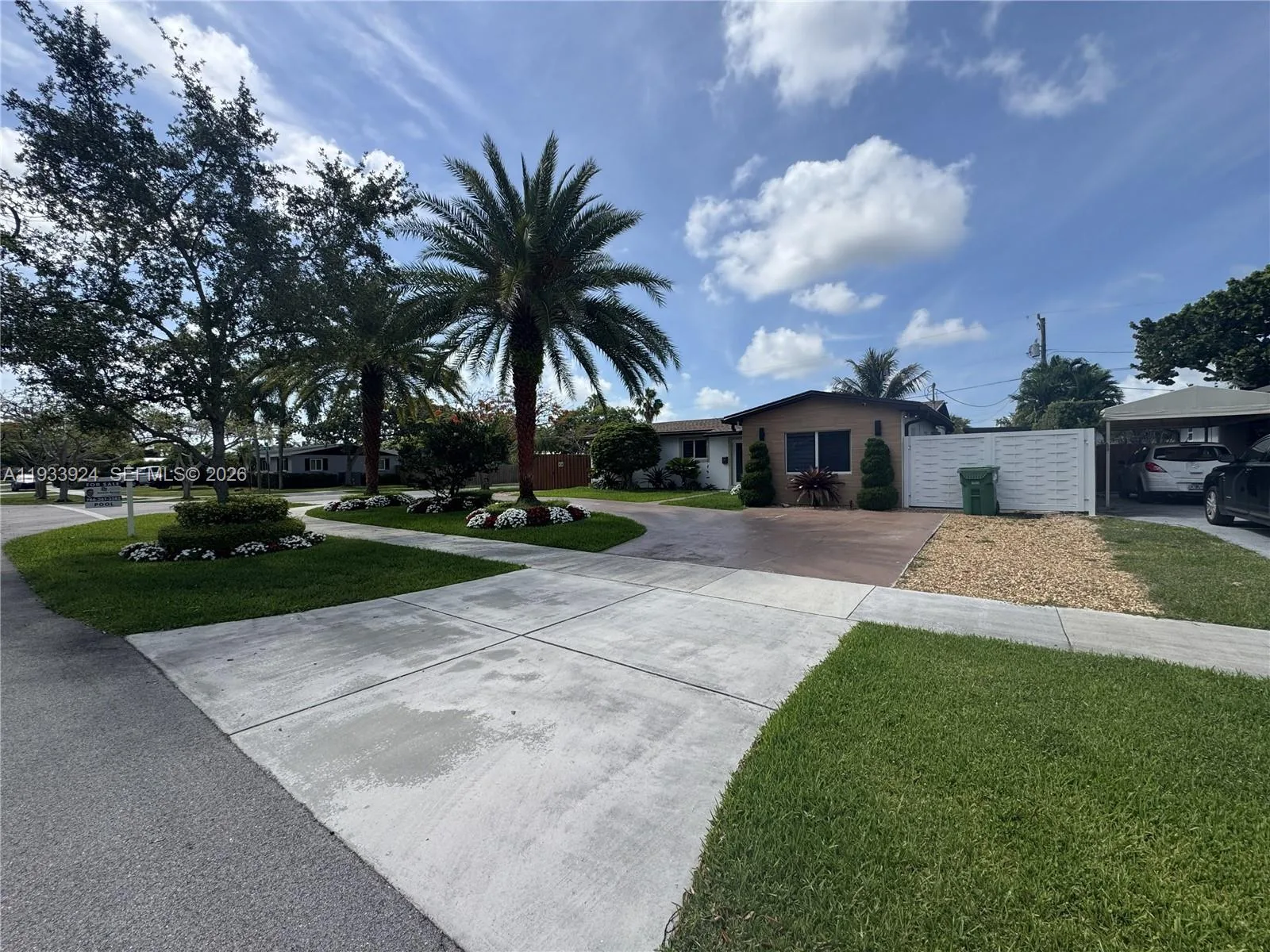 9300 SW 192nd Dr, Cutler Bay, FL 33157 photo 2