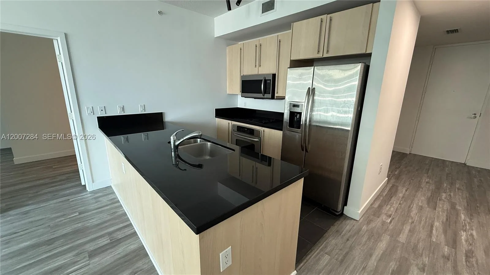 79 SW 12th St # 2509-S, Miami, FL 33130
