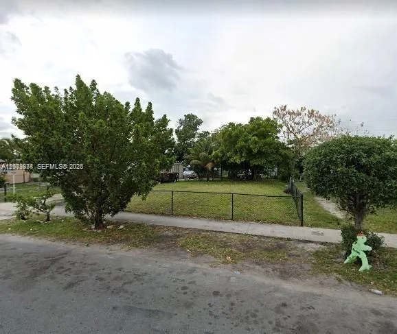 4 NW 4th Ct, Pompano Beach, FL 33069