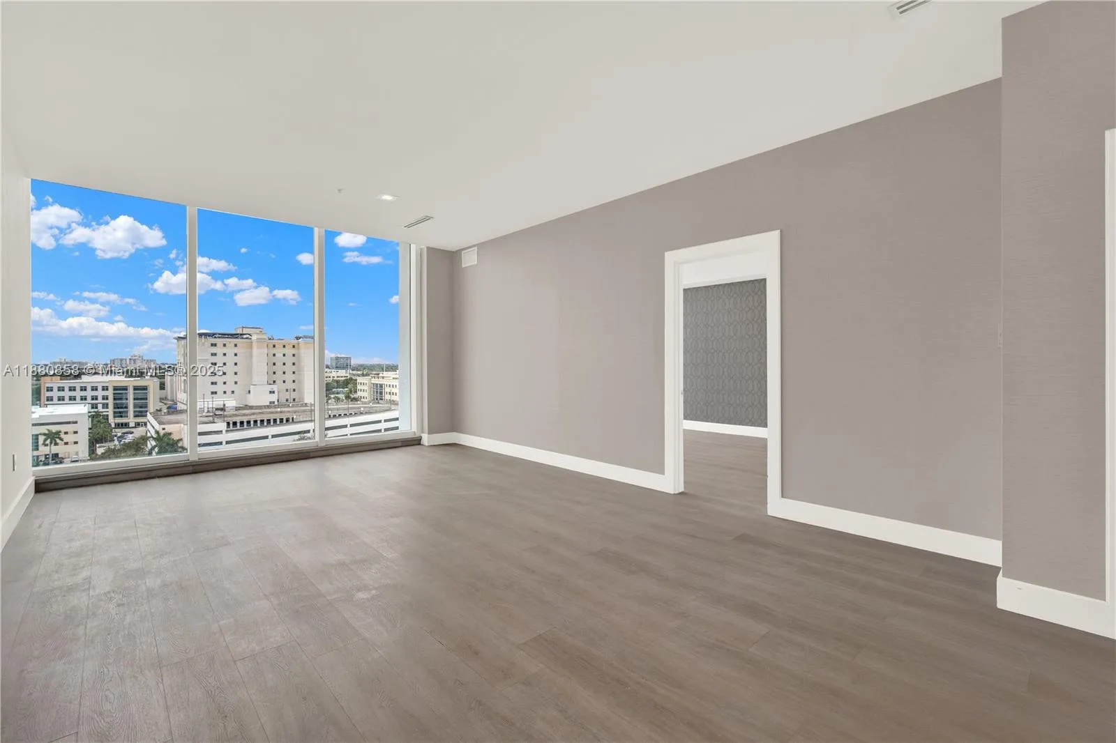 2820 NE 214th St # 1005, Aventura, FL 33180