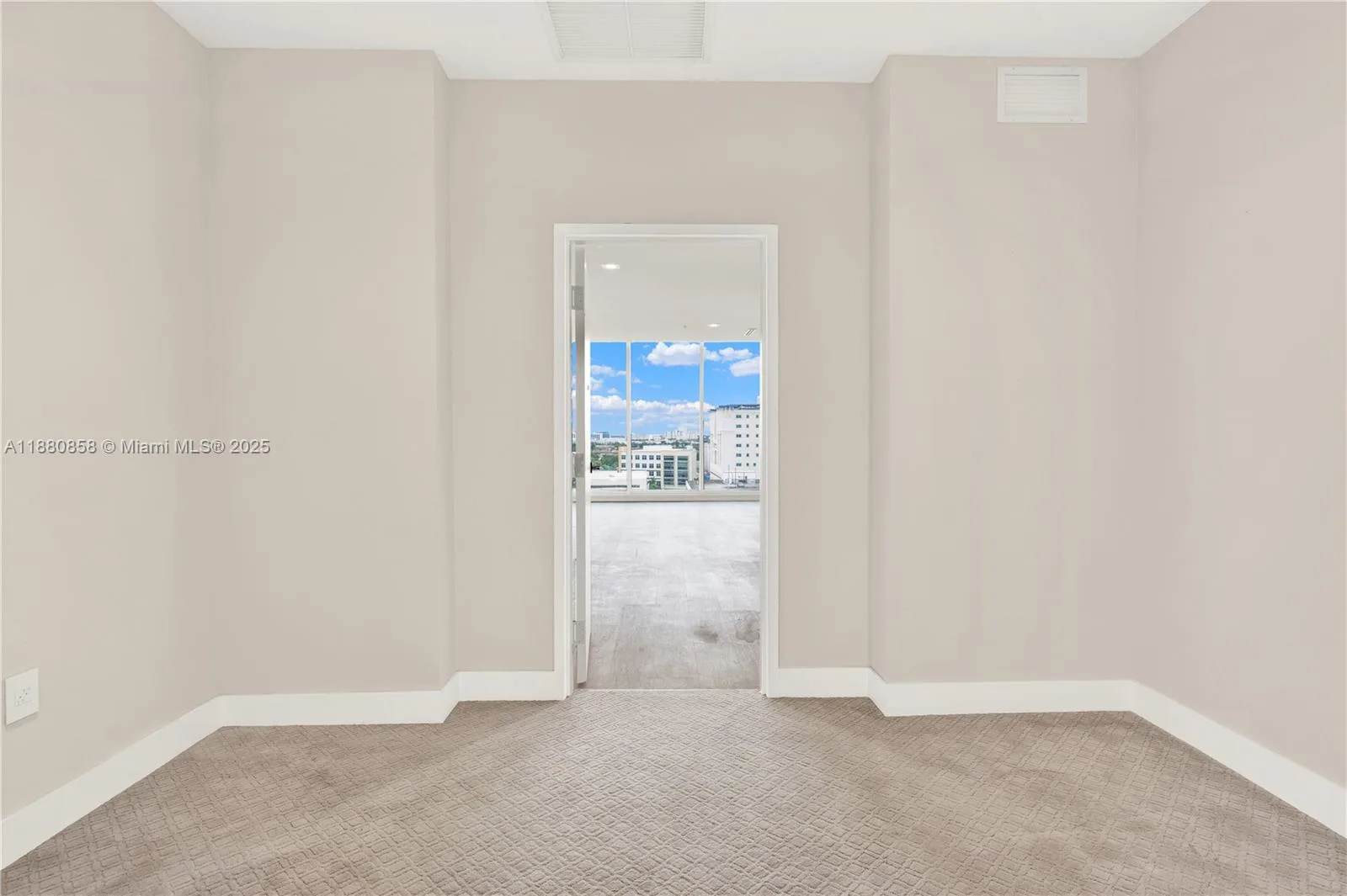 2820 NE 214th St # 1005, Aventura, FL 33180 photo 3