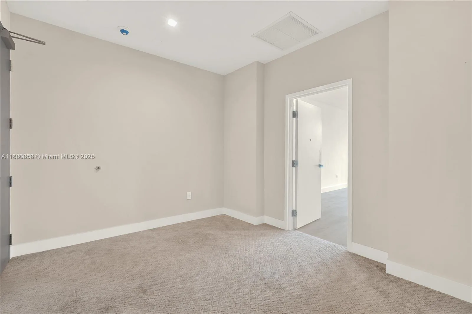2820 NE 214th St # 1005, Aventura, FL 33180 photo 4