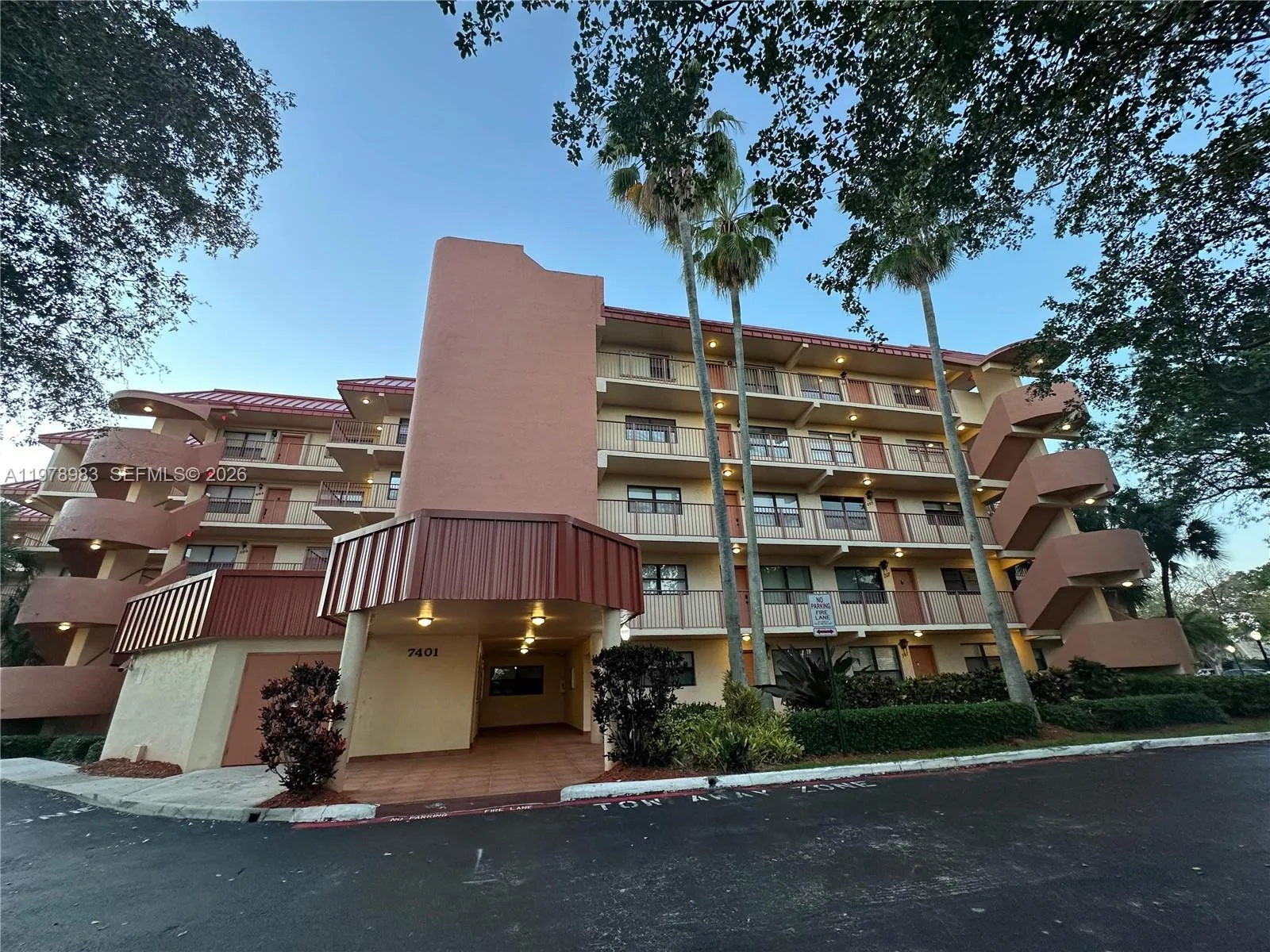 7401 NW 16th St # 407, Plantation, FL 33313