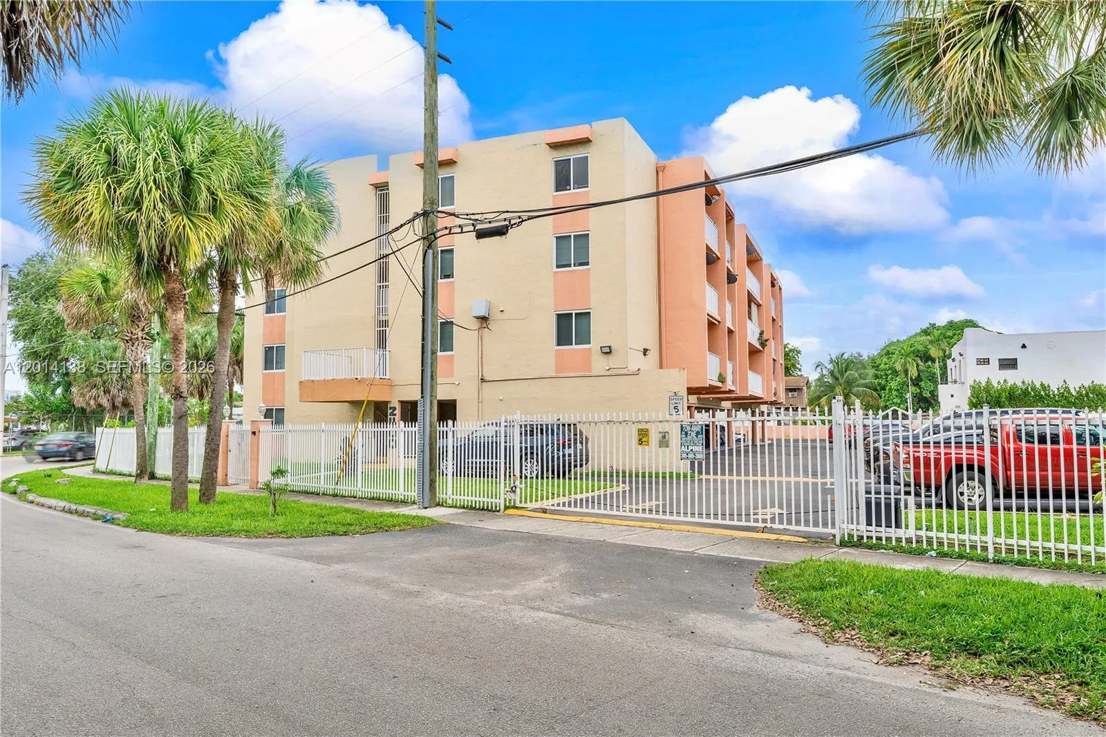2400 NW 16th St Rd, Miami, FL 33125 photo 2