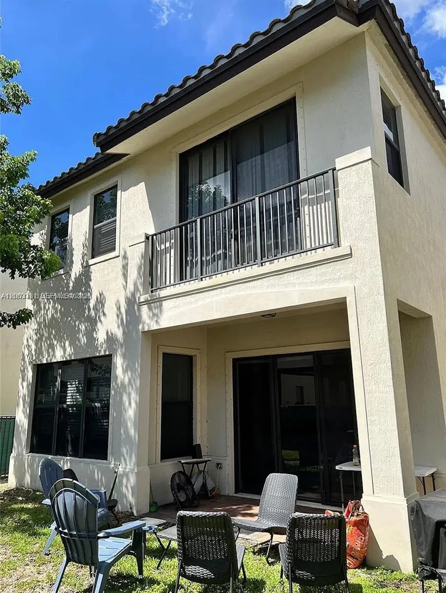 3214 W 97th St # 3214, Hialeah, FL 33018 photo 3