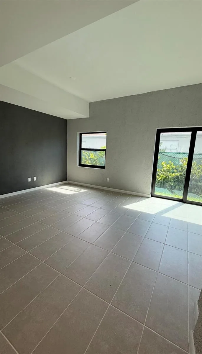 2511 Pierce Street # 2, Hollywood, FL 33020 photo 4