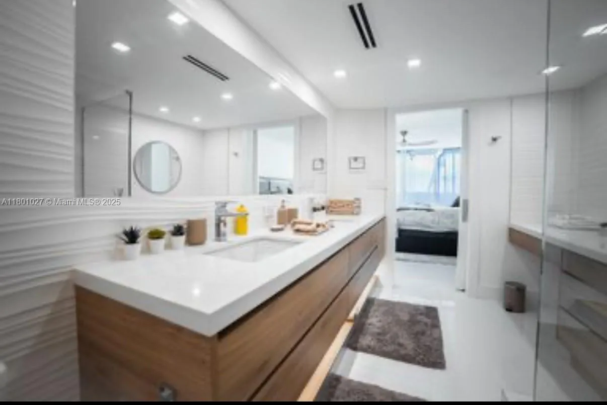 5600 Collins Ave # 14K, Miami Beach, FL 33140 photo 13