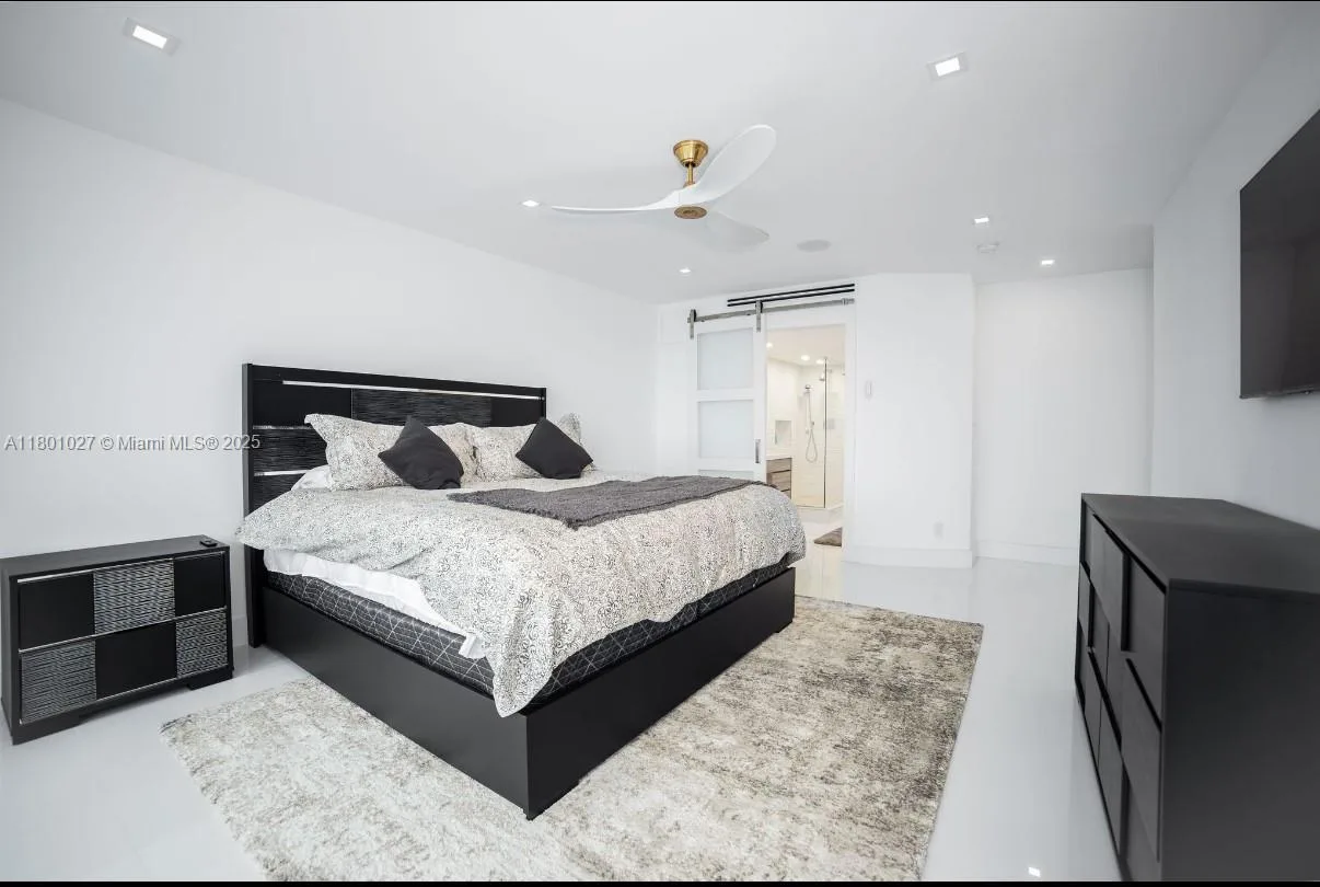 5600 Collins Ave # 14K, Miami Beach, FL 33140 photo 8