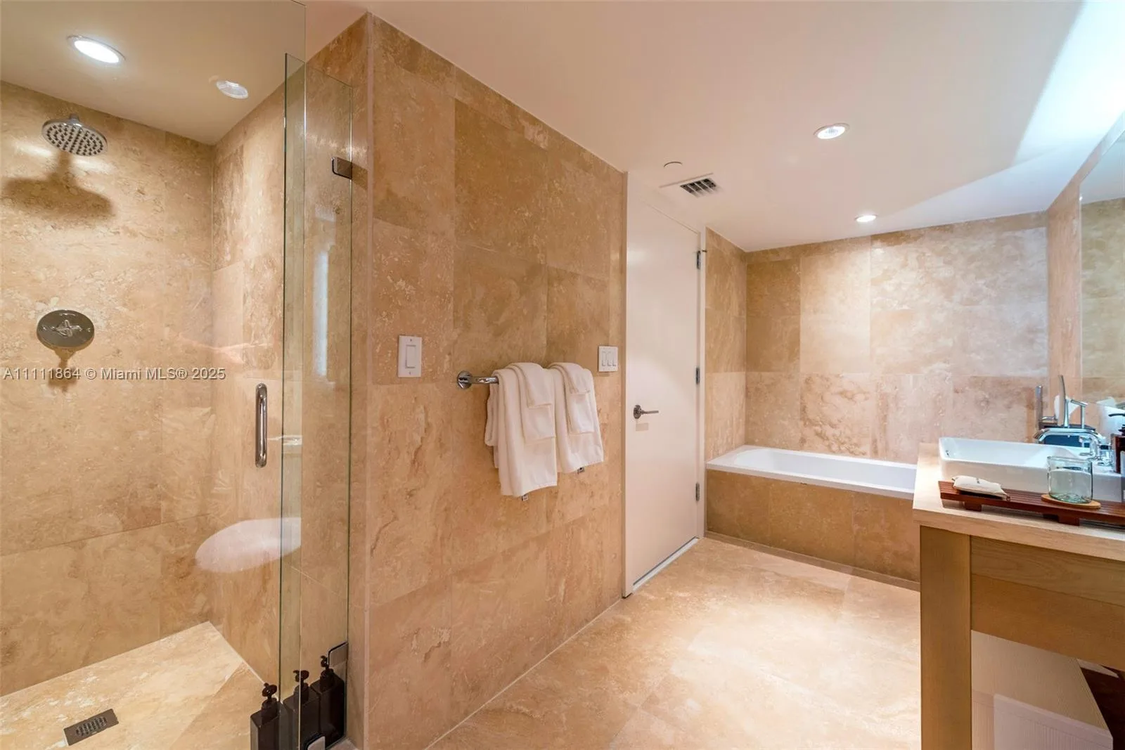 102 24th St # 906, Miami Beach, FL 33139 photo 5