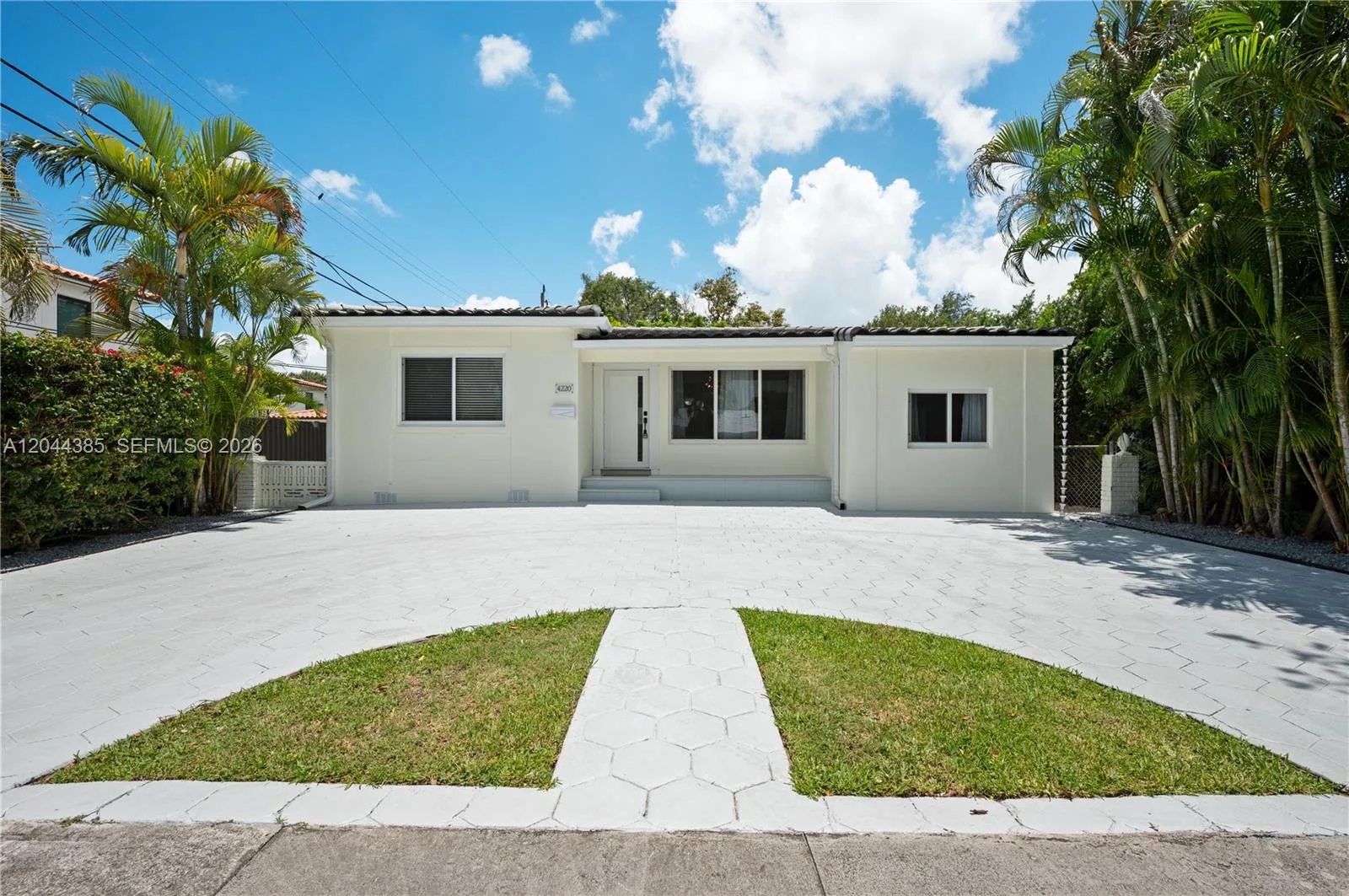 4220 SW 14th St # 4220, Miami, FL 33134