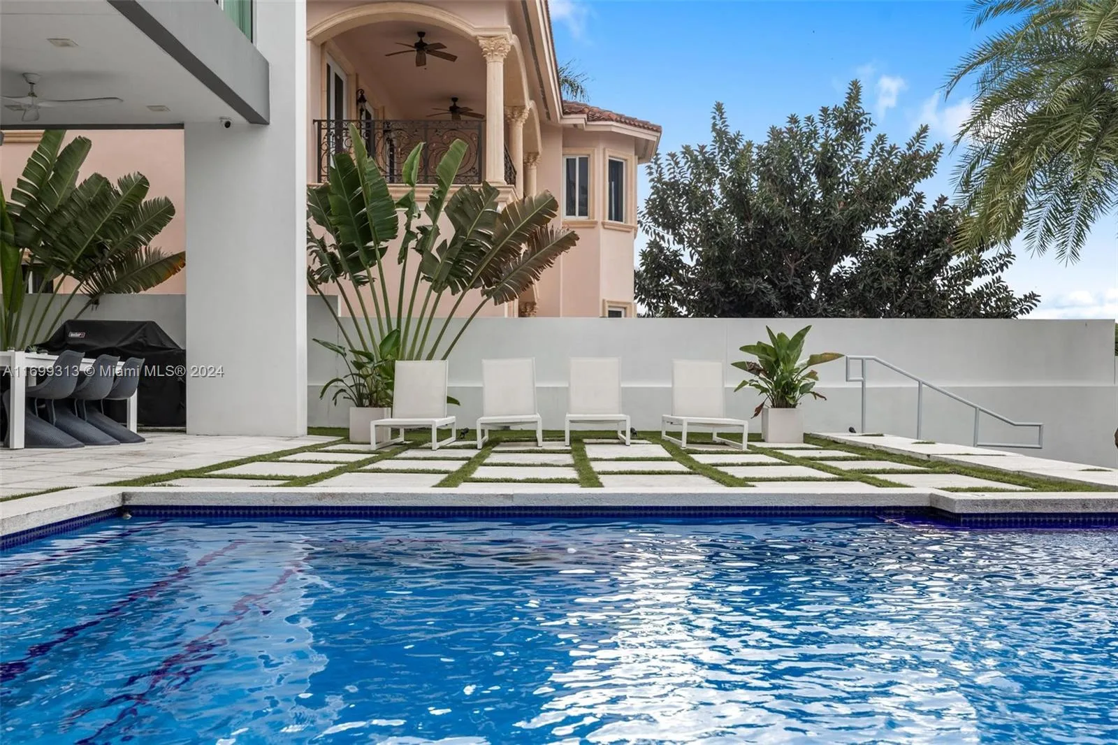 323 Atlantic Ave # Na, Sunny Isles Beach, FL 33160 photo 3
