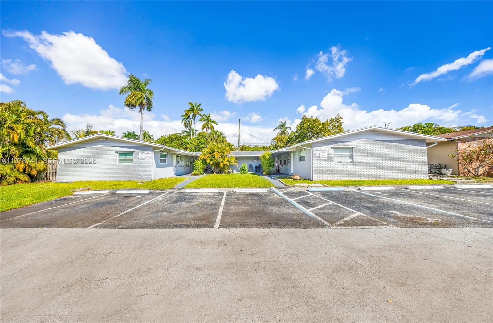 355 NW 32nd St # 1-6, Oakland Park, FL 33309