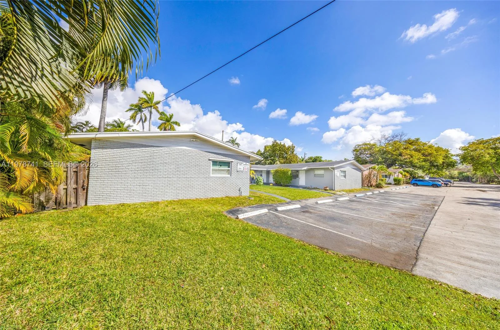 355 NW 32nd St # 1-6, Oakland Park, FL 33309 photo 3