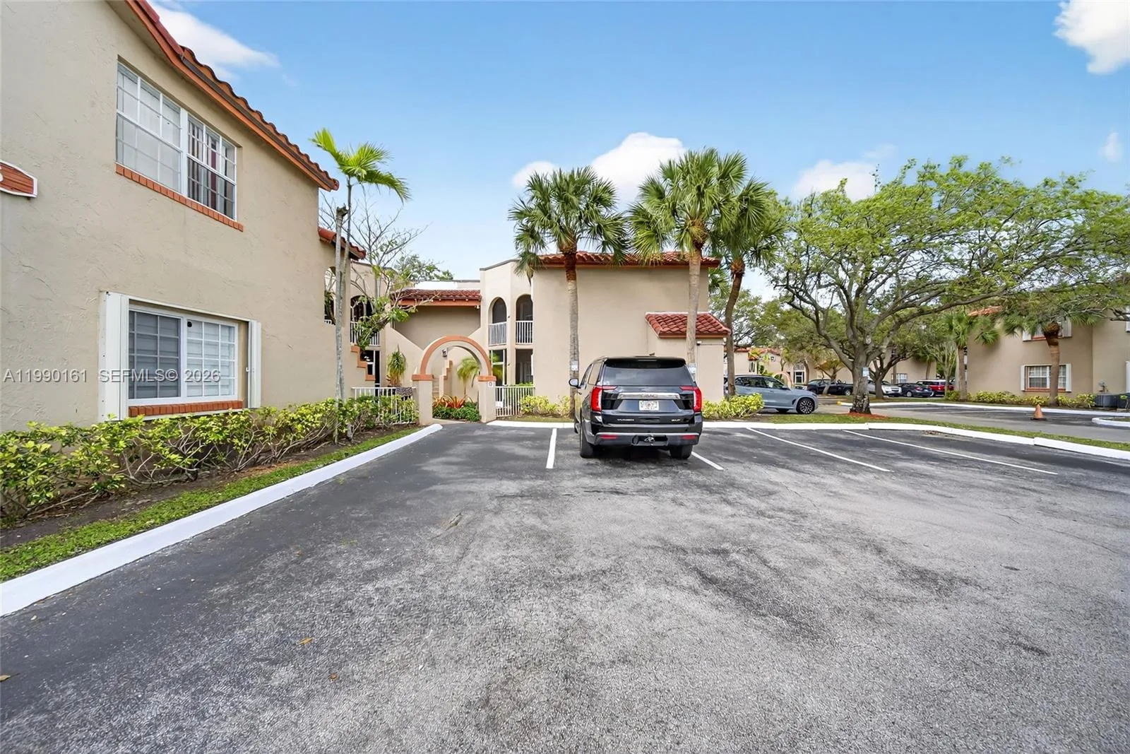 365 SW 86th Ave # 201, Pembroke Pines, FL 33025 photo 3