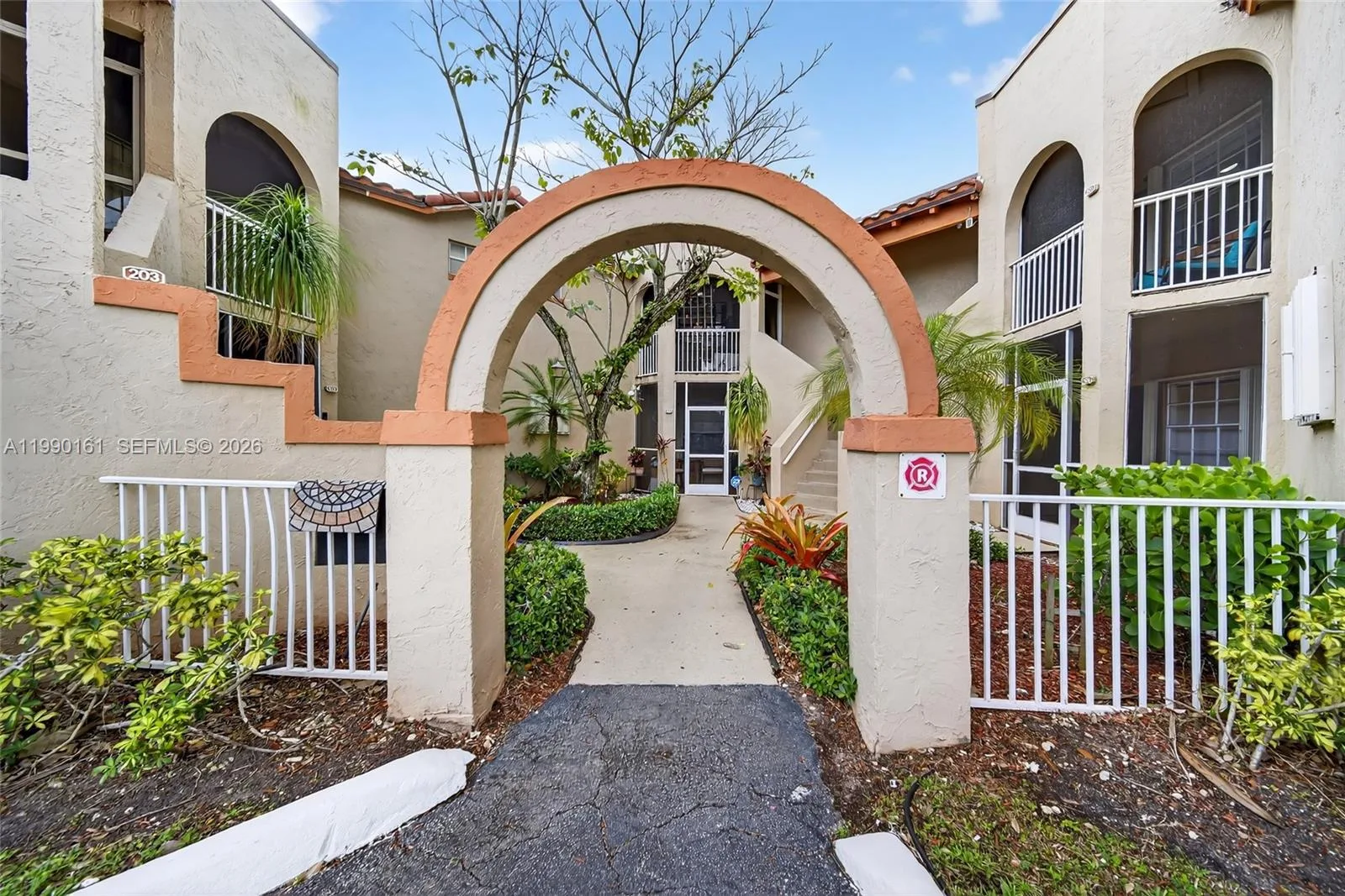 365 SW 86th Ave # 201, Pembroke Pines, FL 33025 photo 4