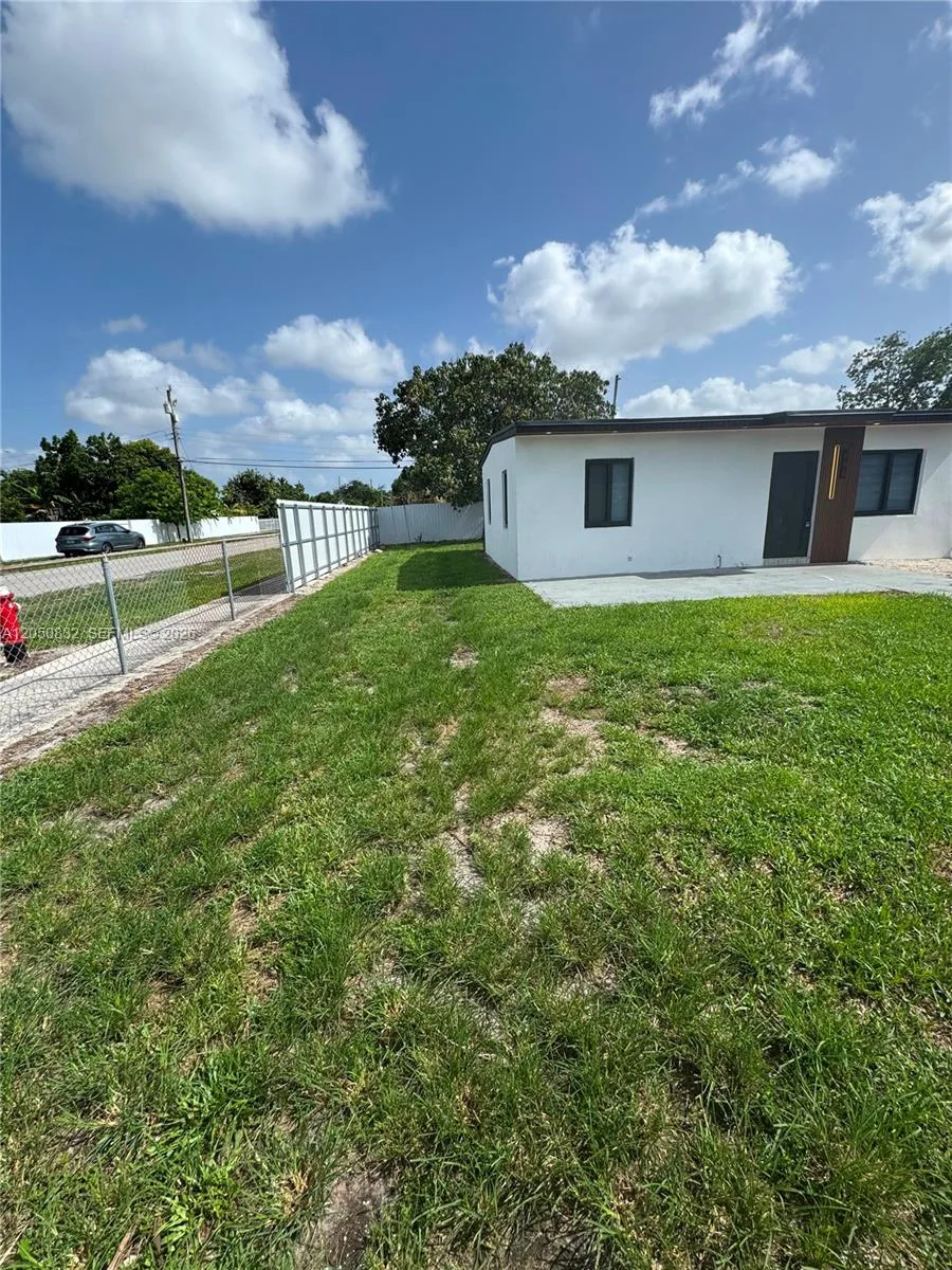 690 E 46th St, Hialeah, FL 33013 photo 3