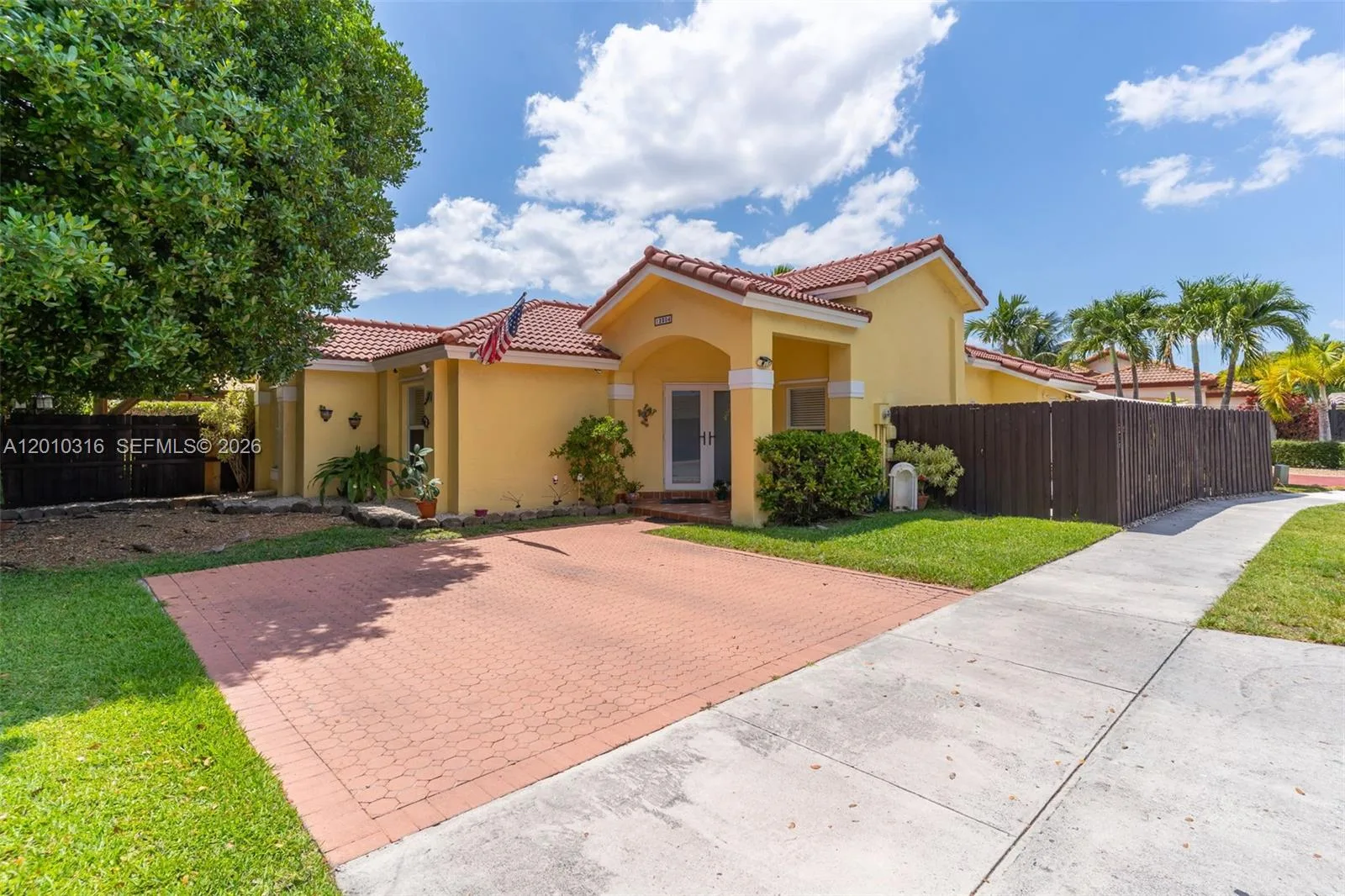 12304 NW 8th Ter, Miami, FL 33182