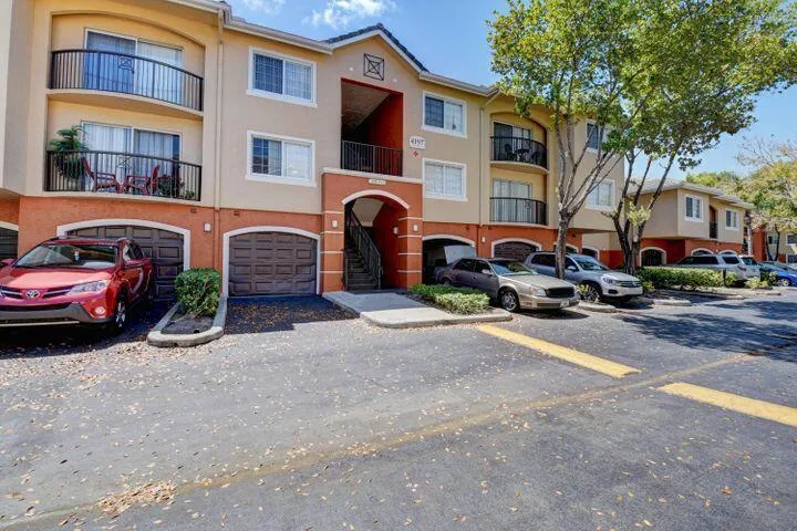4197 N Haverhill Road # 209, West Palm Beach, FL 33417