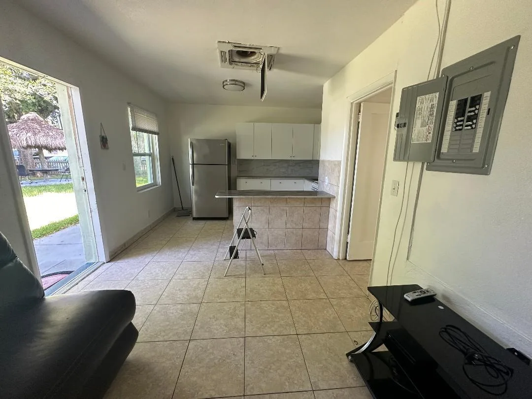 705 NE 3RD Street # 2, Hallandale Beach, FL 33009 photo 4
