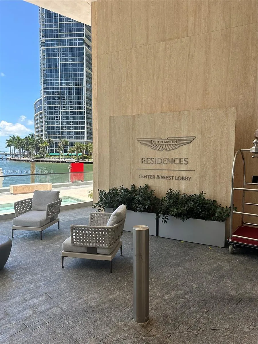 300 Biscayne Blvd Way # 1909, Miami, FL 33131 photo 2