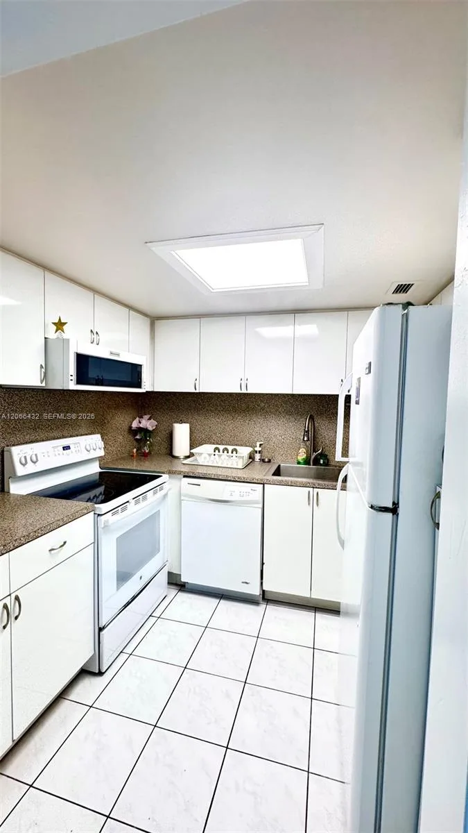7441 Wayne Ave # 1C, Miami Beach, FL 33141 photo 7
