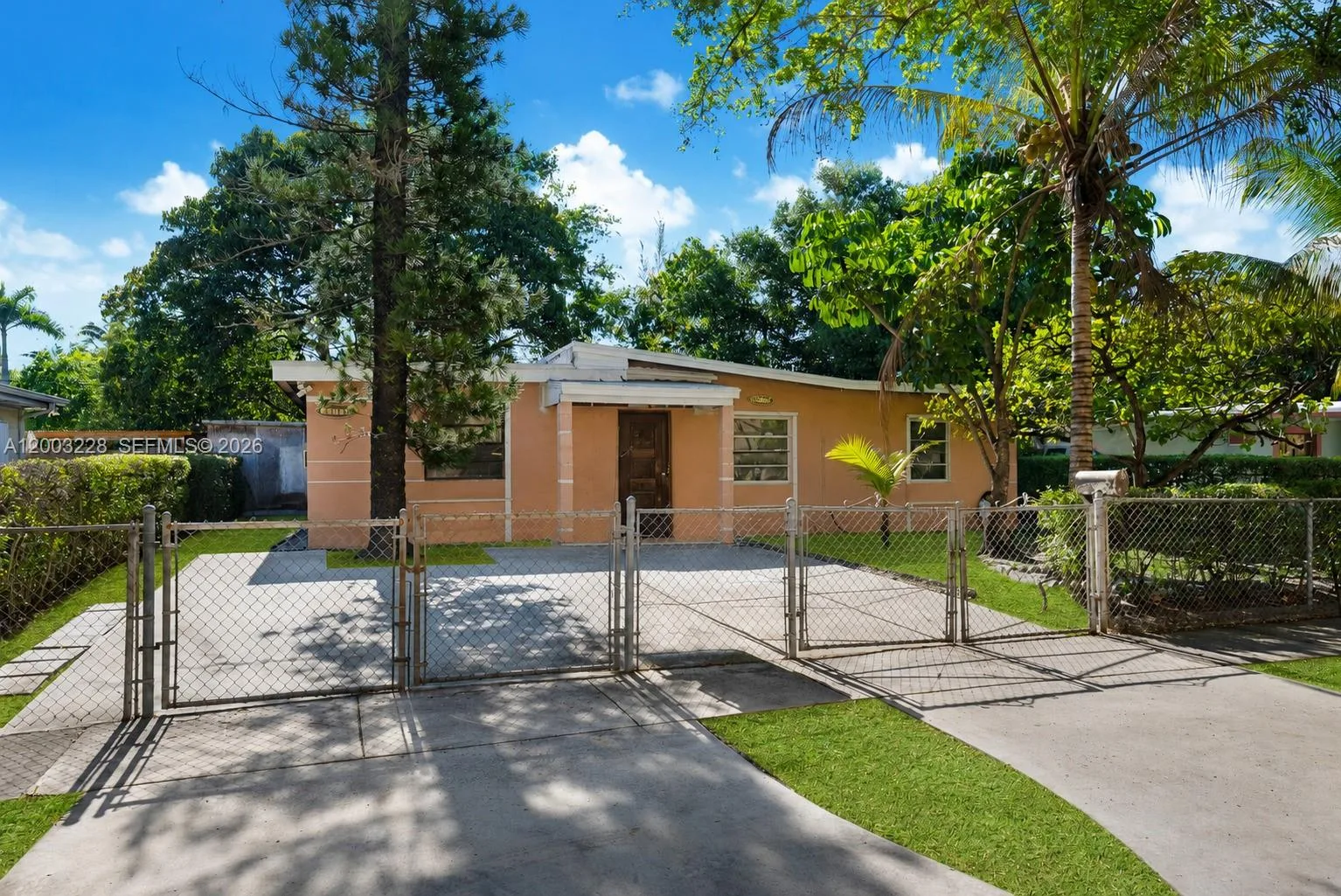 14115 NW 6th Ave, North Miami, FL 33168
