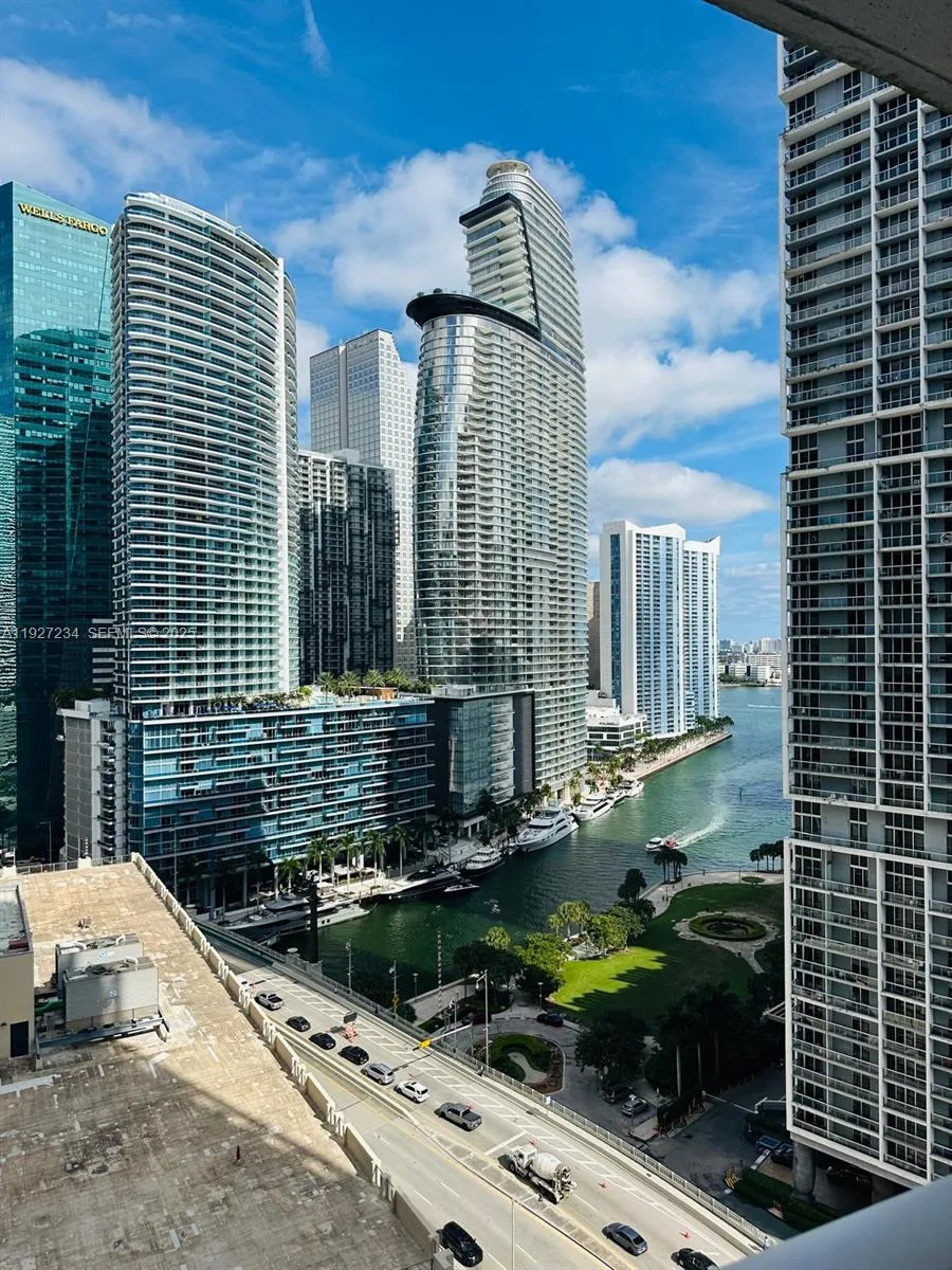 500 Brickell Ave # 2205, Miami, FL 33131