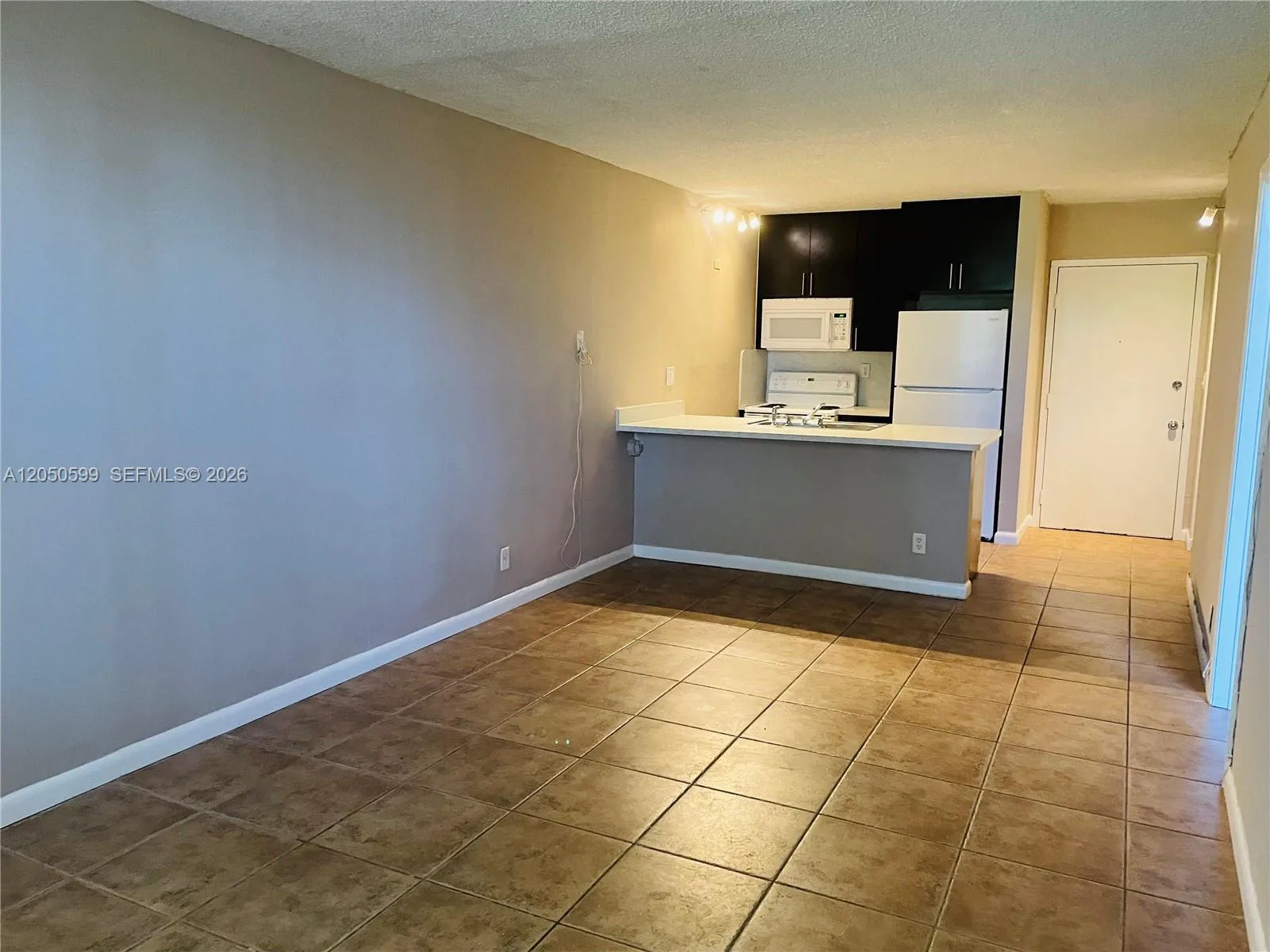 2401 Riverside Dr # 114-B, Coral Springs, FL 33065 photo 4