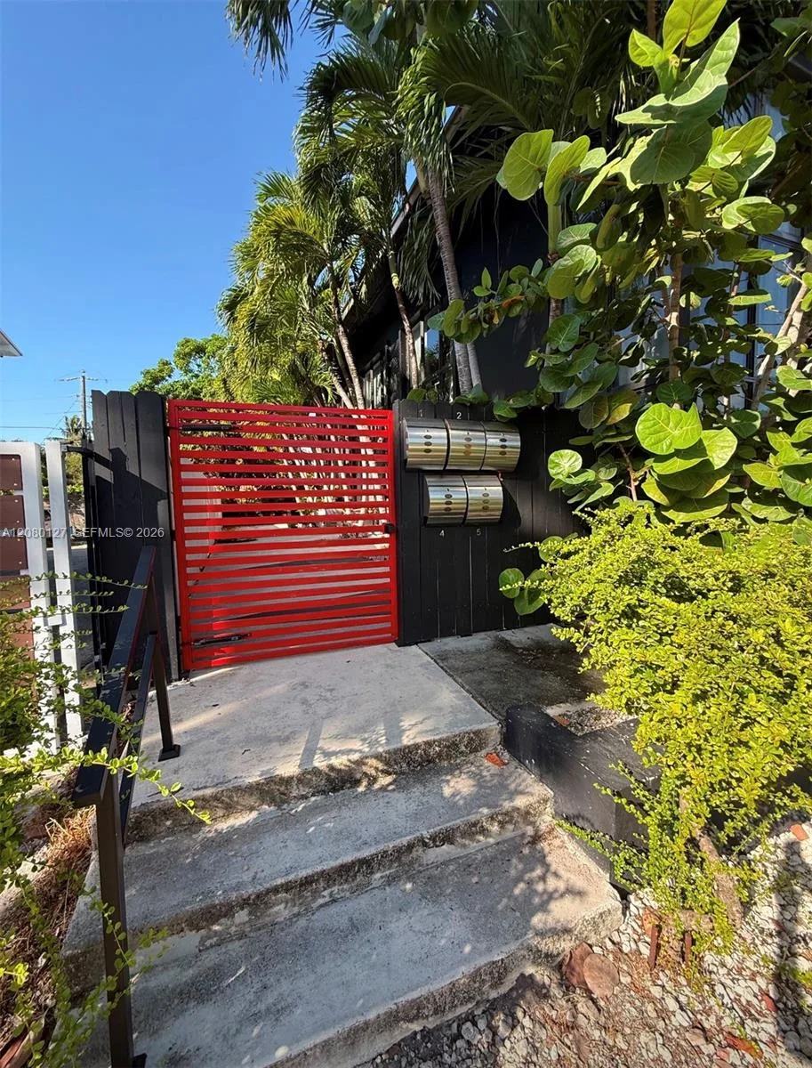1040 NE 78th St Rd # 5, Miami, FL 33138