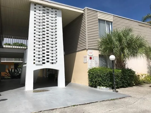 1500 Crescent Circle # B211, Lake Park, FL 33403