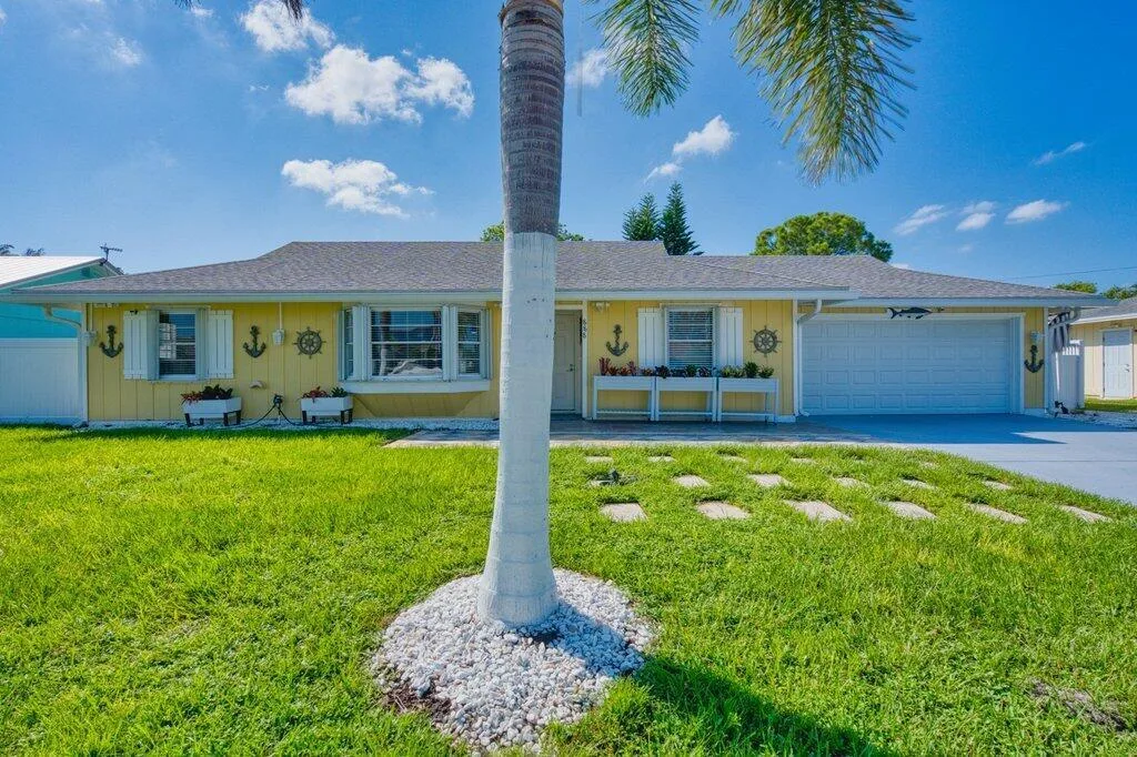 888 NE Maranta Terrado, Jensen Beach, FL 34957 photo 4