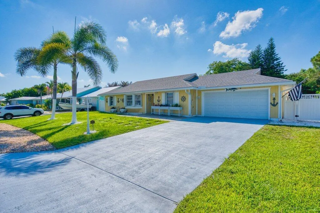 888 NE Maranta Terrado, Jensen Beach, FL 34957 photo 5