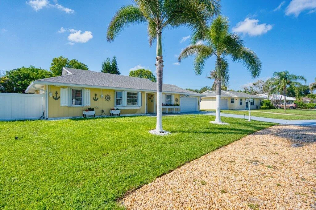 888 NE Maranta Terrado, Jensen Beach, FL 34957 photo 6