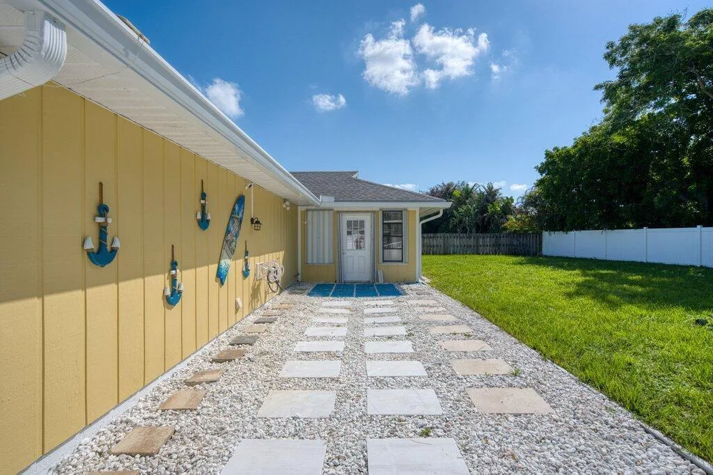 888 NE Maranta Terrado, Jensen Beach, FL 34957 photo 8