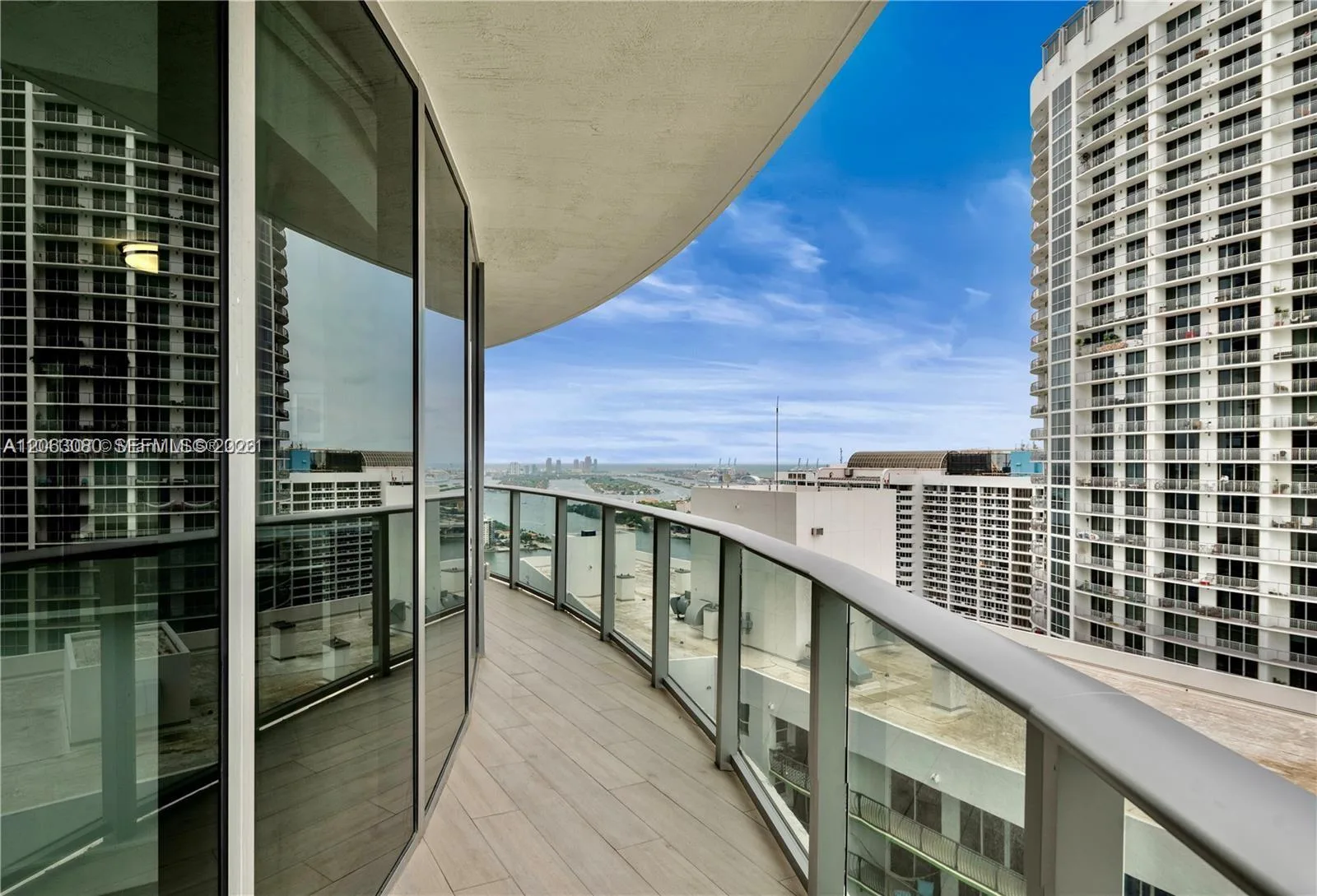 488 NE 18th St # 3900, Miami, FL 33132 photo 4