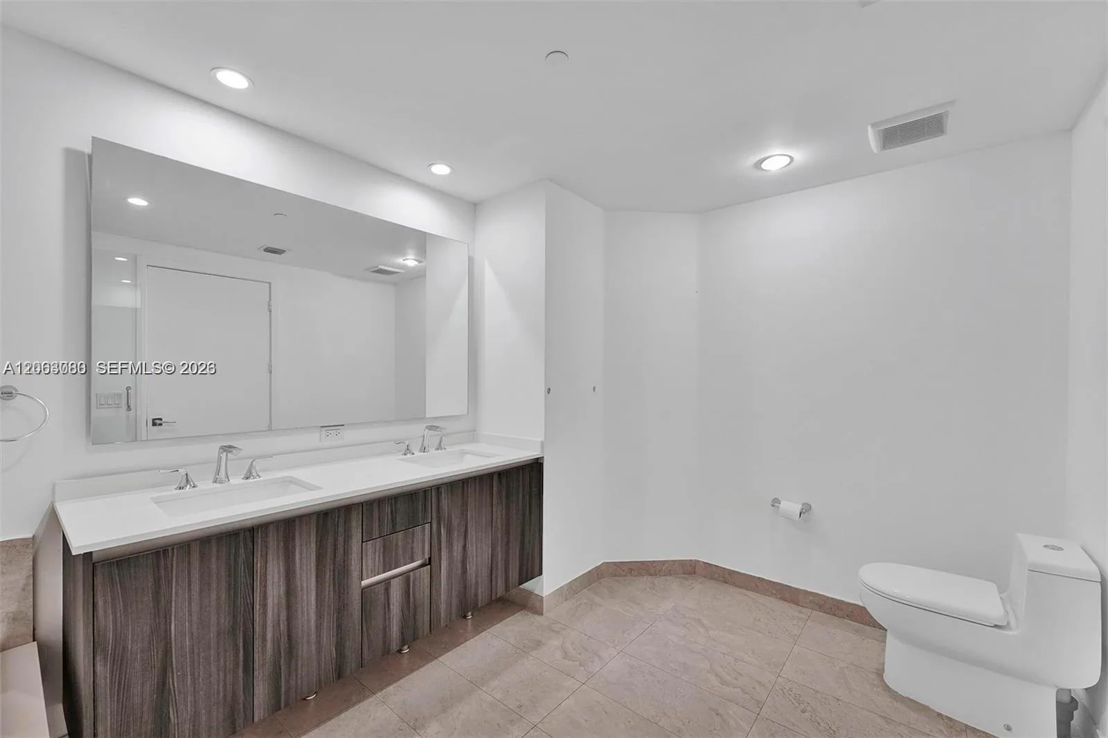 488 NE 18th St # 3900, Miami, FL 33132 photo 9