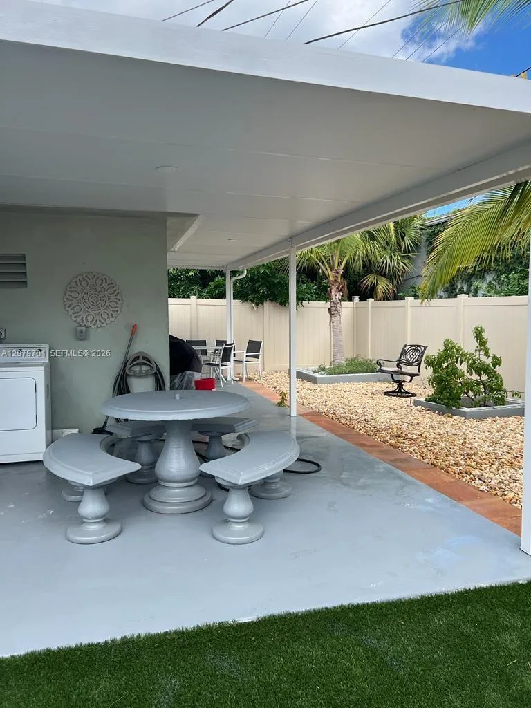 337 Phippen Waiters Rd, Dania Beach, FL 33004 — zdjęcie 3