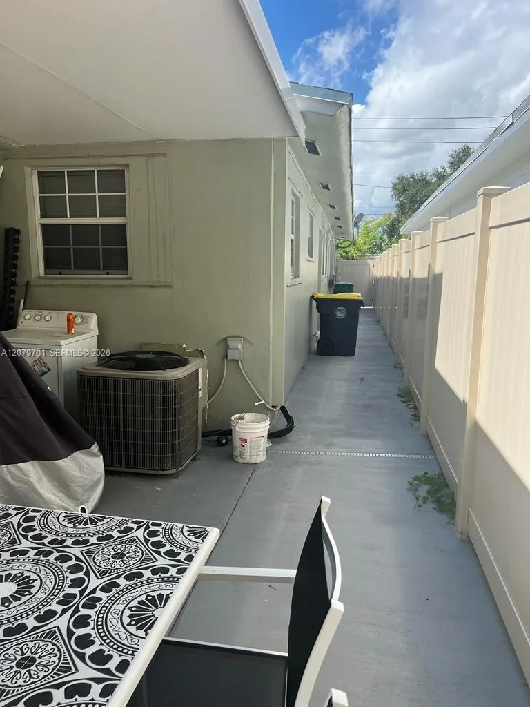 337 Phippen Waiters Rd, Dania Beach, FL 33004 — zdjęcie 4